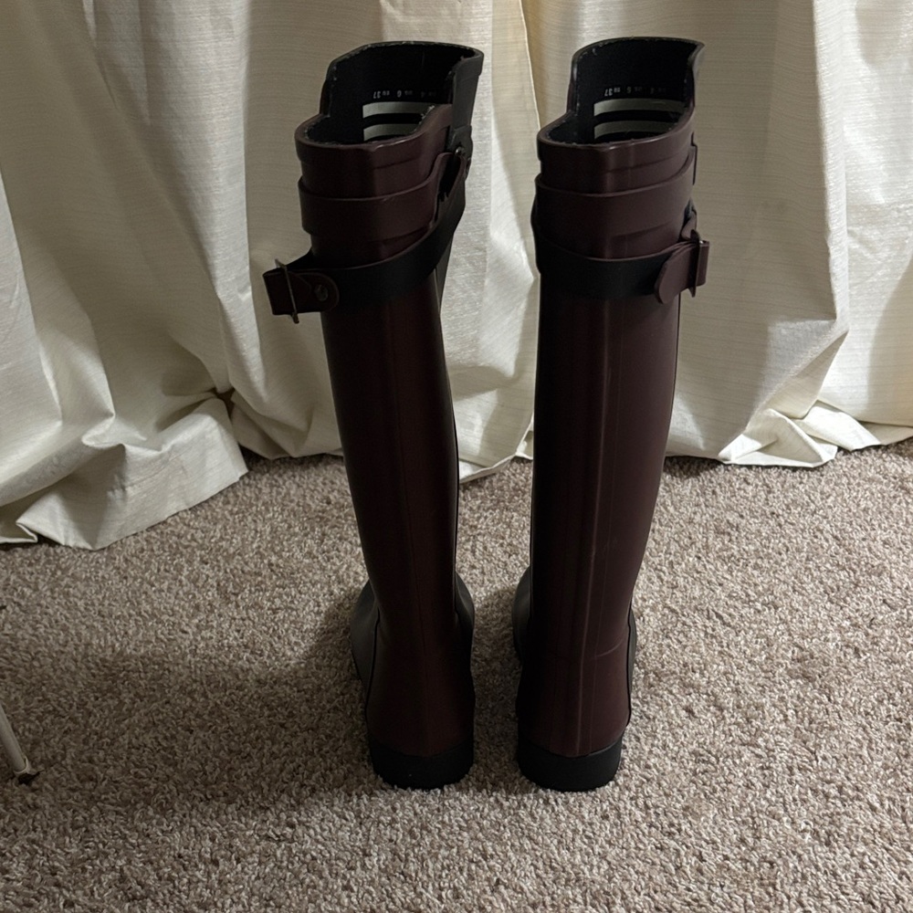 Hunter Black Tall Rain Boots - Picture 4 of 8